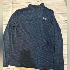 UnderArmour men’s large long sleeve tee.